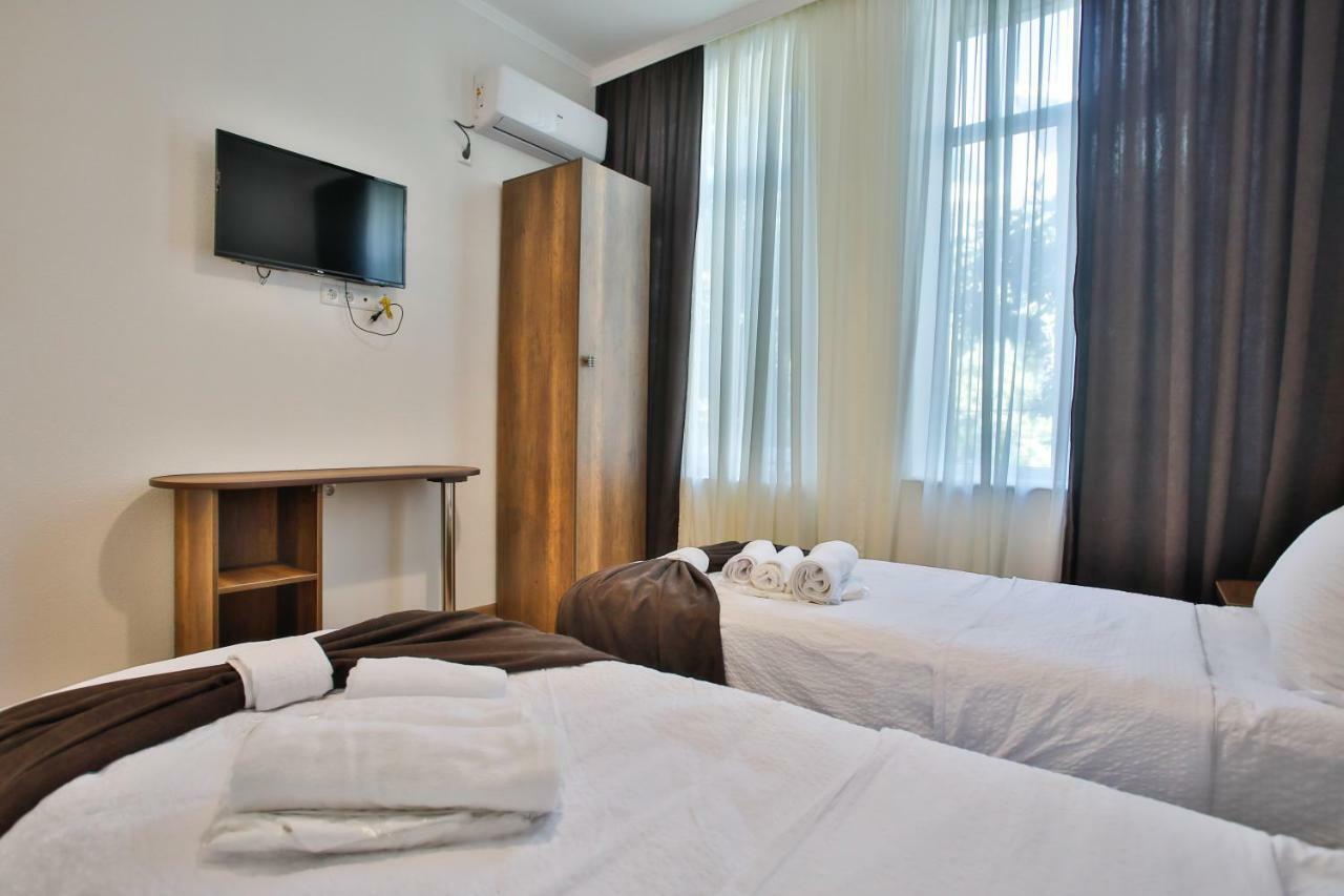 Chveni Qalaqi Hotel Kutaiszi Kültér fotó