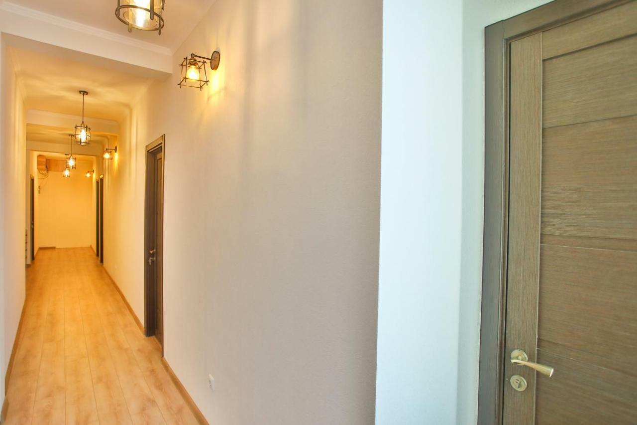 Chveni Qalaqi Hotel Kutaiszi Kültér fotó
